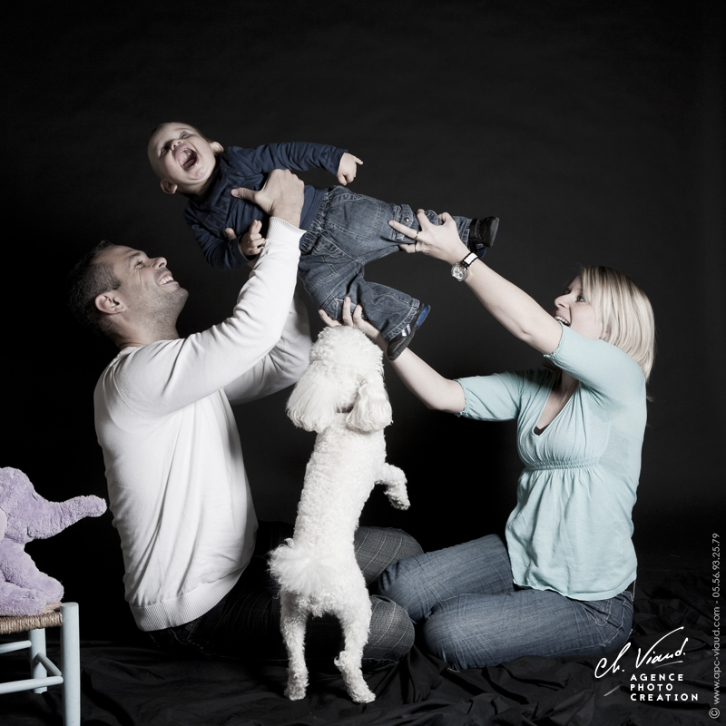 séance photo humour en famille avec le chien