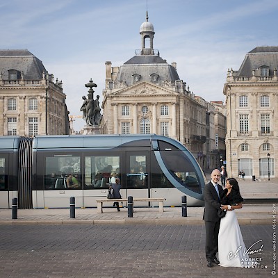 reportage mariage sur la place de la bourse à bordeaux