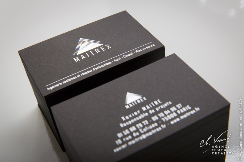 Création d'une carte de visite sur fond noir avec dorure argent