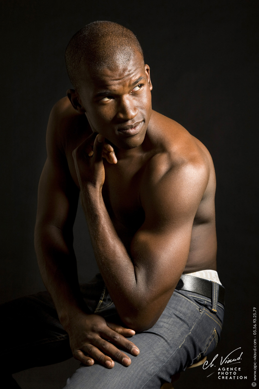 Photo de charme en studio pour homme