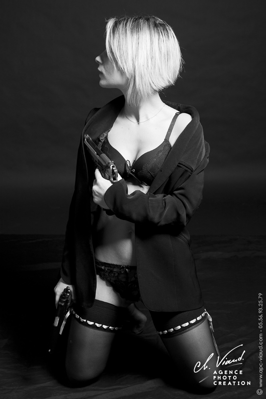 Séance photo sexy en noir et blanc pour femme