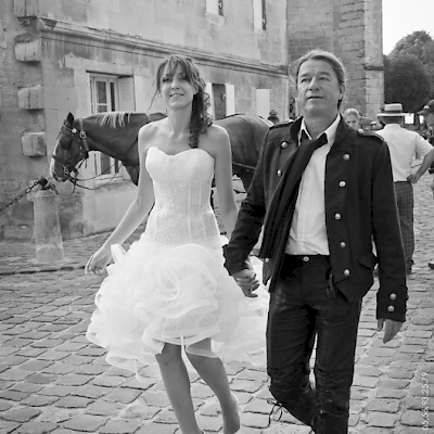 Reportage mariage, photo de la calèche à l'arrivée de la mariée