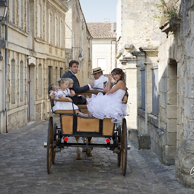 Reportage mariage, photo de la calèche et du départ du couple