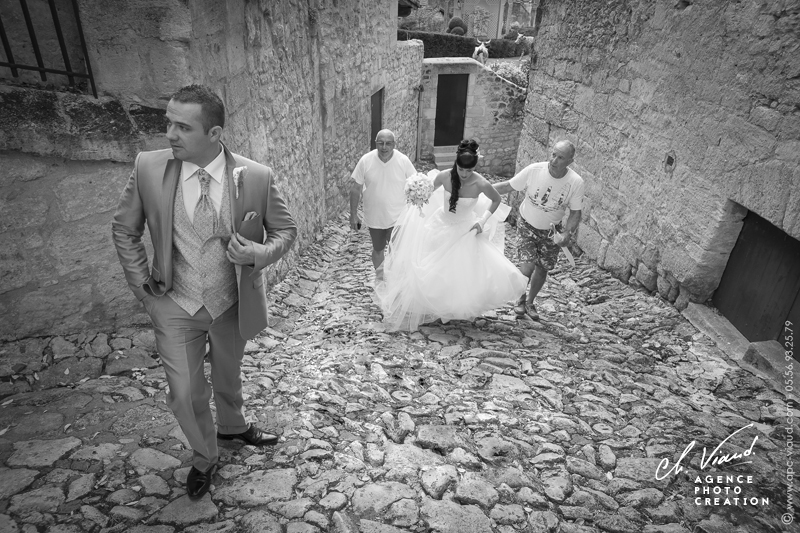 Reportage mariage, photo de couple dans les rue de saint-emilion