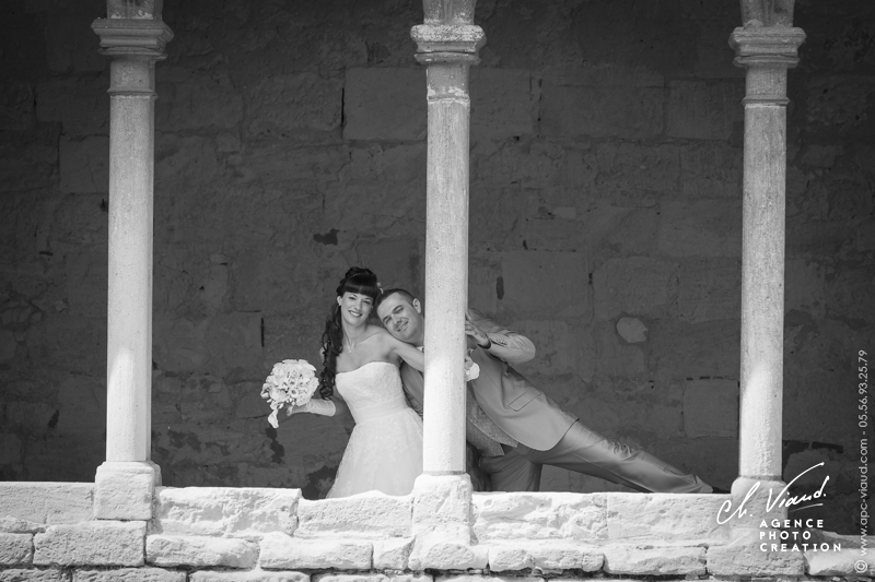 Reportage mariage, photo de couple fun à saint-emilion