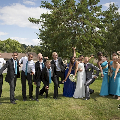Reportage mariage, photo de groupe en exterieur