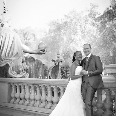 Reportage mariage, photo du couple de marié en noir et blanc
