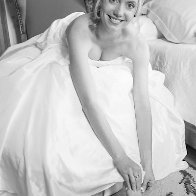 Reportage mariage, photo de l'habillage de la mariée