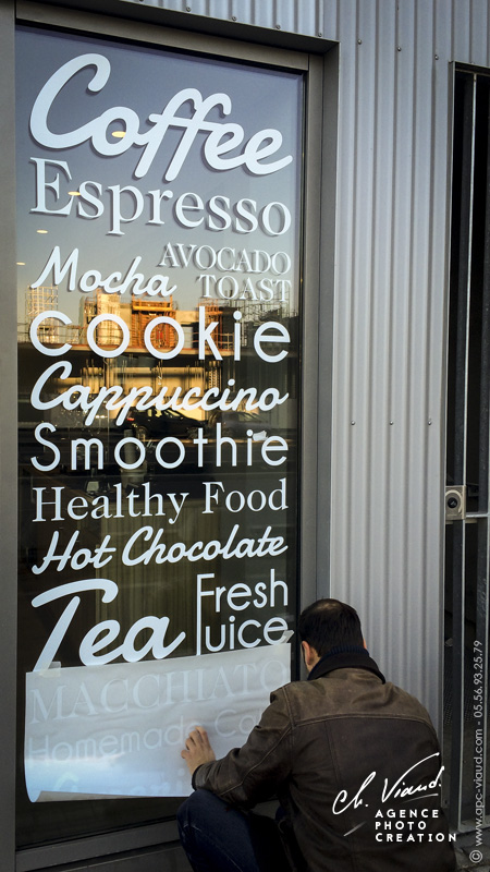 Création et impression Autocollant pour vitrine