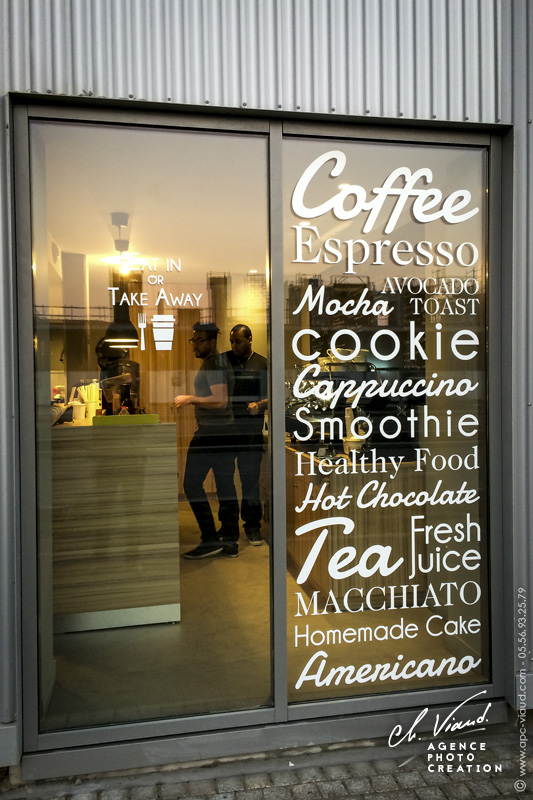 Création et impression Autocollant pour vitrine