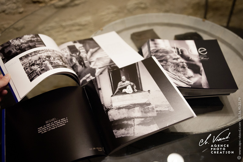 Création et mise en page d'un catalogue de présentation pour un photographe et son exposition sur l'inde