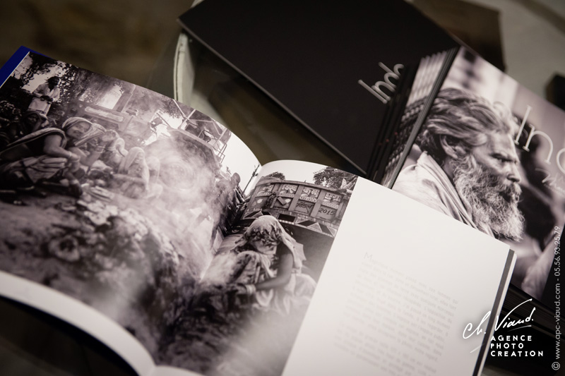 Création et mise en page d'un catalogue de présentation pour un photographe et son exposition sur l'inde