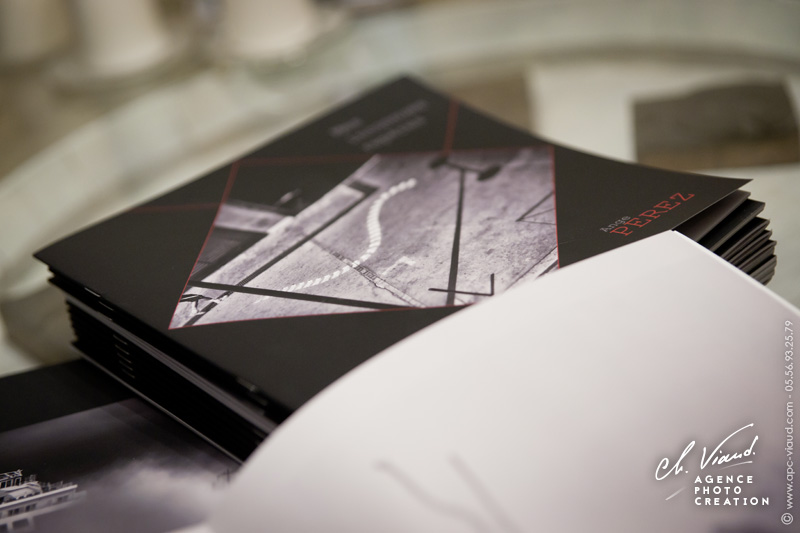 Création et mise en page d'un catalogue de présentation pour le photographe auteur Ange Perez et son exposotion humaniste