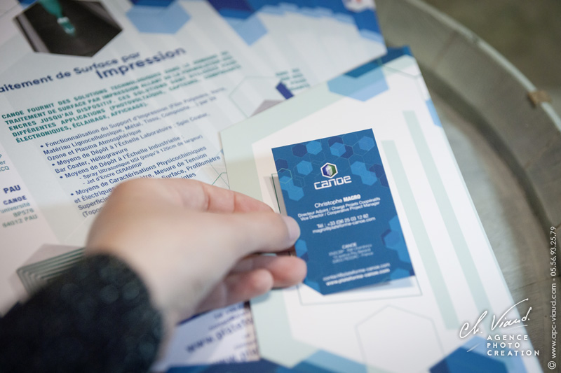 création de pochette de présentation avec emplacement pour carte de visite