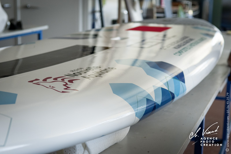 Création, impression et pose d'un stickers covering pour planche de paddle