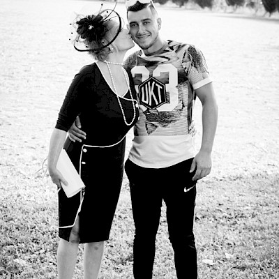 Reportage mariage, photo du marié et de sa maman
