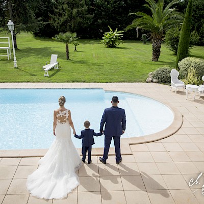 Reportage mariage, photo de couple avec leur fils