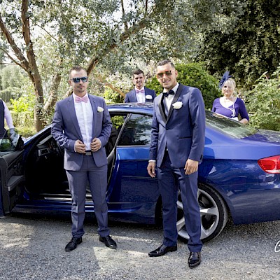 Reportage mariage, photo d'ambiance devant la mairie