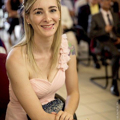 Reportage mariage, portrait individuel à la mairie