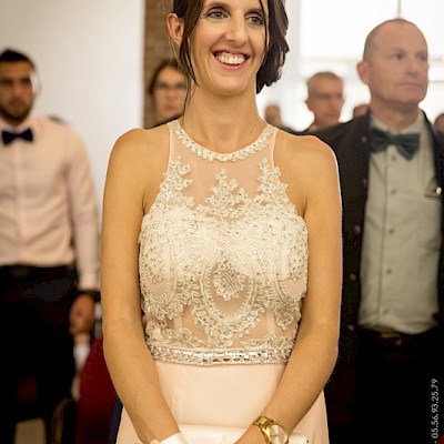 Reportage mariage, portrait individuel à la mairie