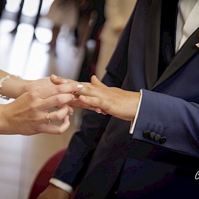 Reportage mariage, photo de passage des alliances