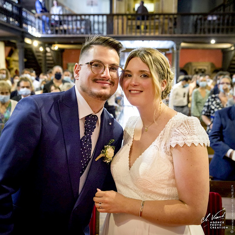 Reportage mariage, photo des mariés dans l'église à Hendaye