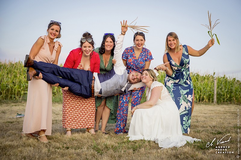 Reportage mariage, photo de groupe fun