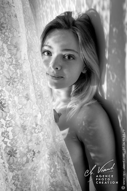 Shooting photo de charme en studio photo pour femme