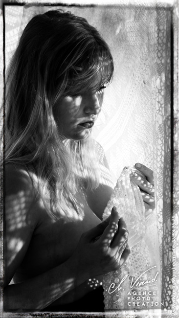 Photo de charme façon boudoir pour femme