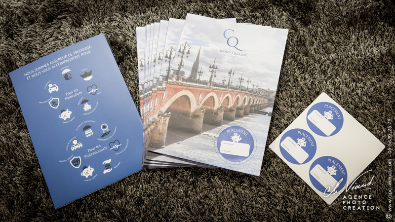 création d'un logo, d'une pochette et de stickers pour un cabinet d'assurance