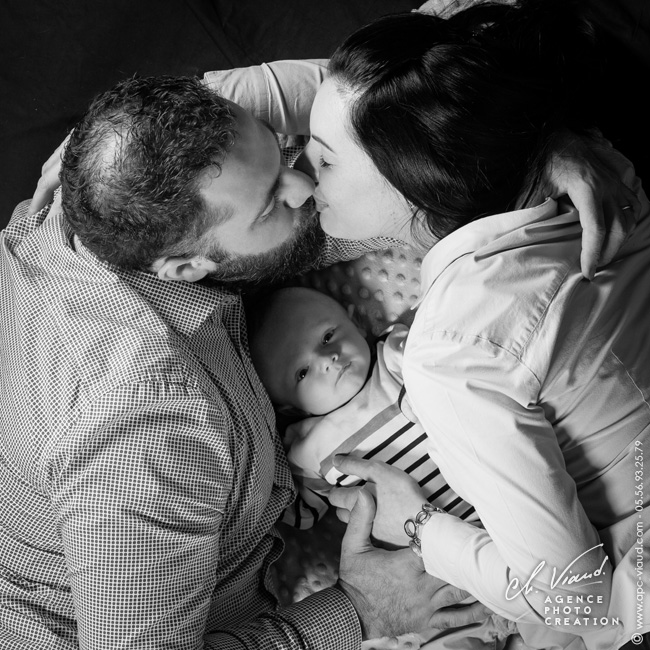 Séance photo d'un couple pour la naissance de leur bébé