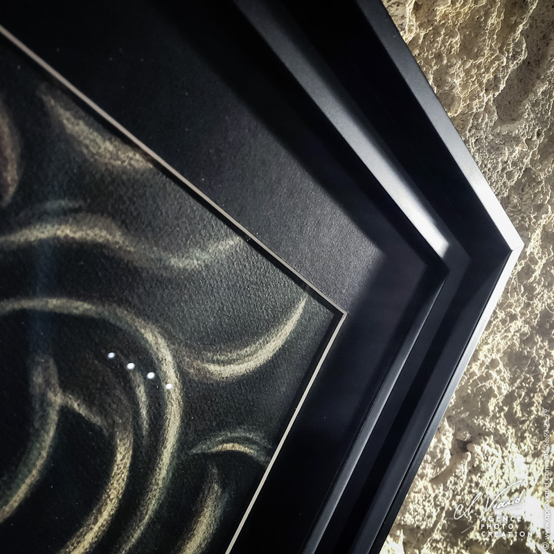 Encadrement d'un pastel, oeuvre originale avec caisse américaine, passe-partout en PH neutre et verre invisible