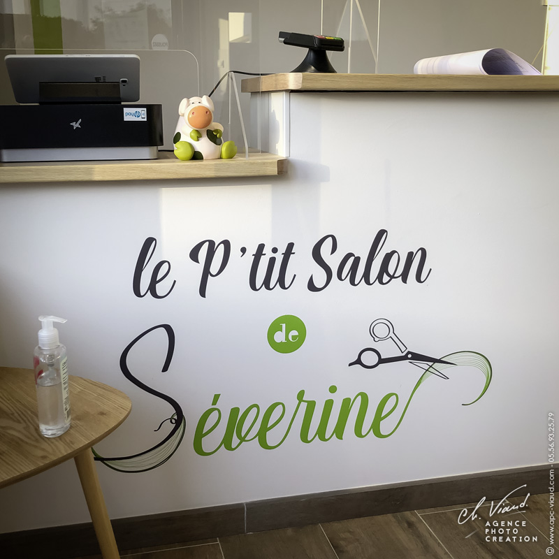 Création identité visuelle intérieur salon de coiffure