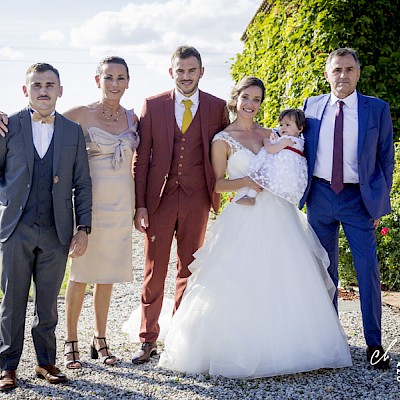 Reportage mariage - Photo des mariés avec la famille
