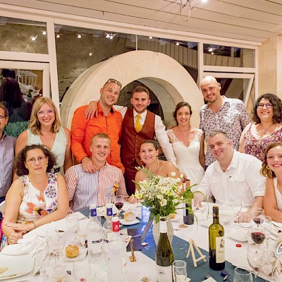 Reportage mariage - Photo de table des mariés et des invités